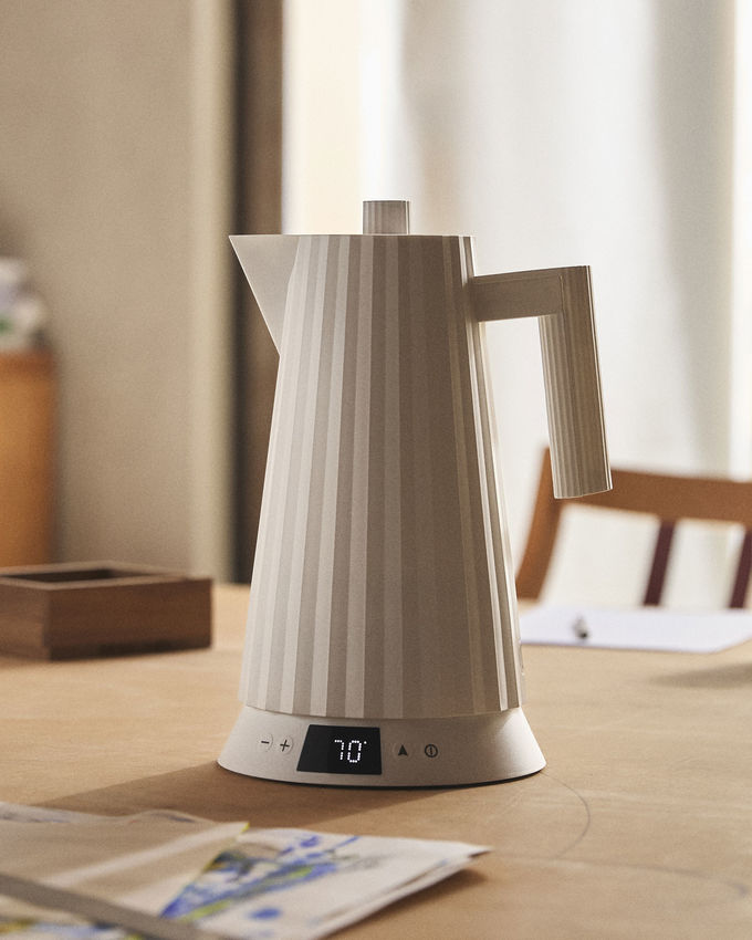 Alessi Plissé Elektrischer Wasserkocher weiss