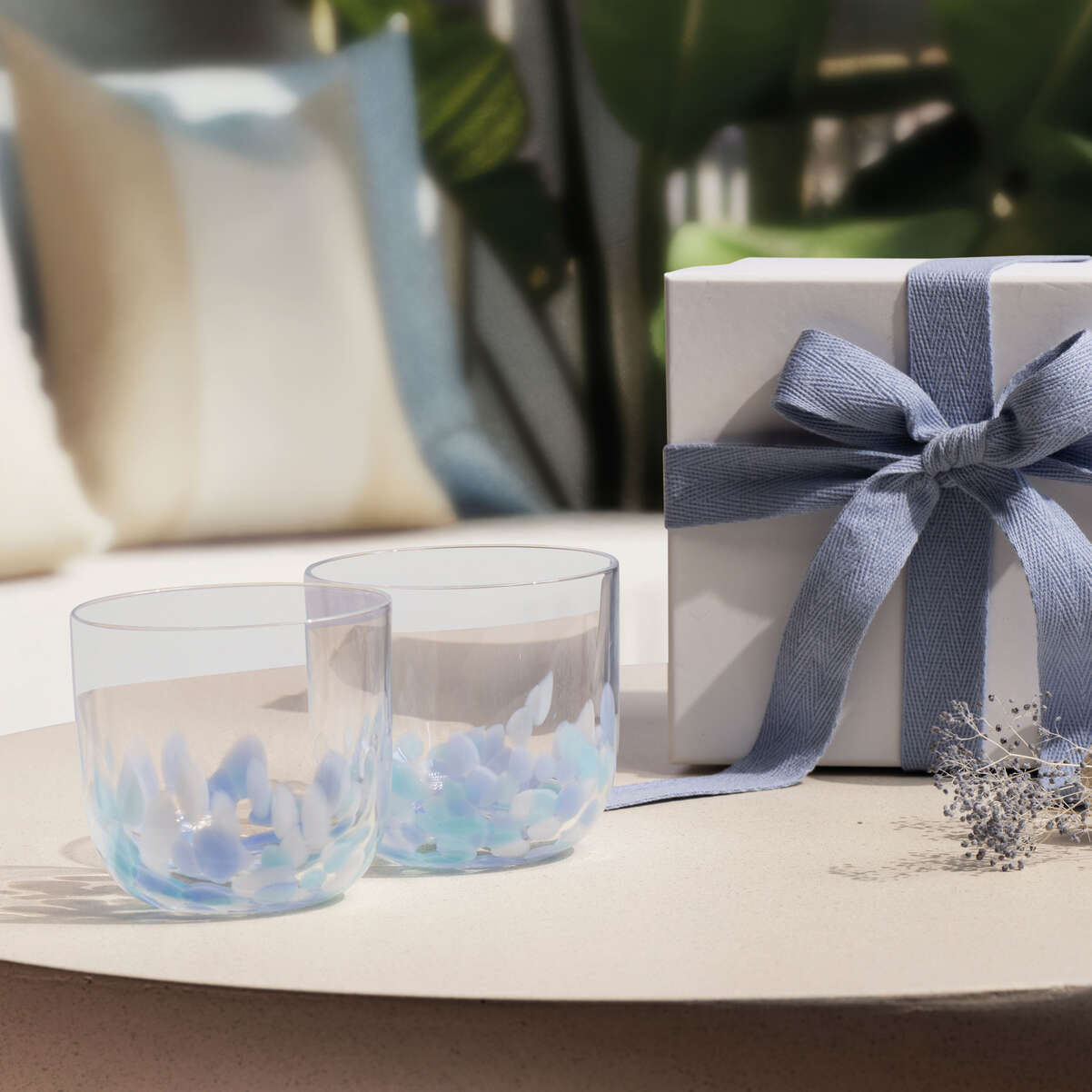 Blaues Wasserglas aus der Like Glass Kollektion von Boch-2
