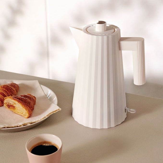 Alessi Plissee Wasserkocher, weiss
