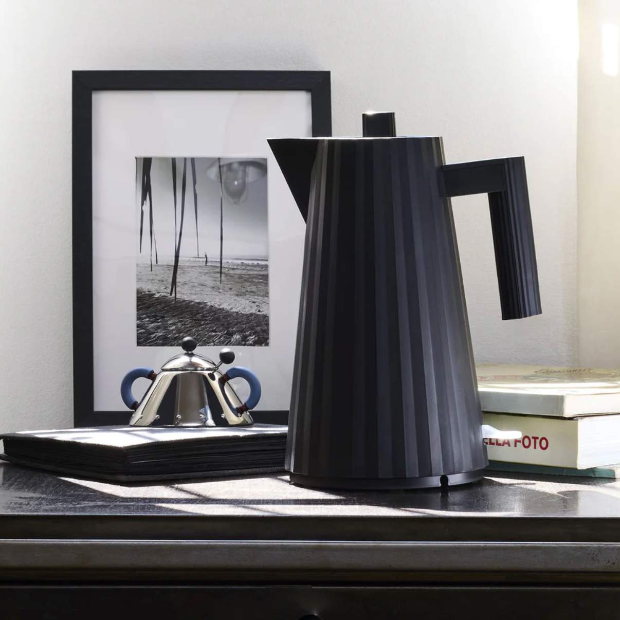 Alessi Plissee Wasserkocher, grau