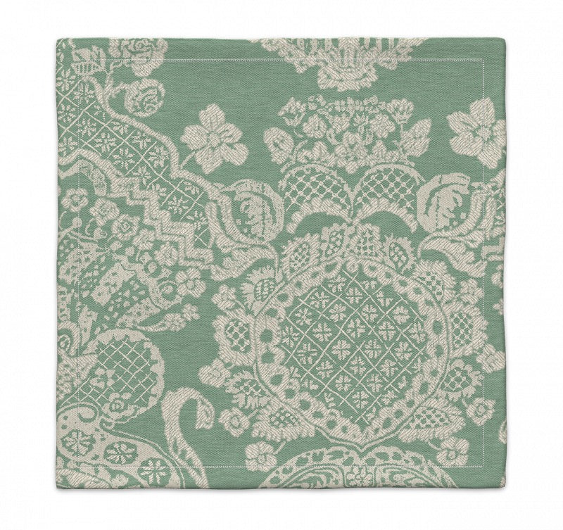 Serviette Imperial aus reinem Leinen in Salbeigrün. Detailreiches Jacquardmuster mit barocken Elementen. Handgefertigt aus hochwertigen Stoffen.